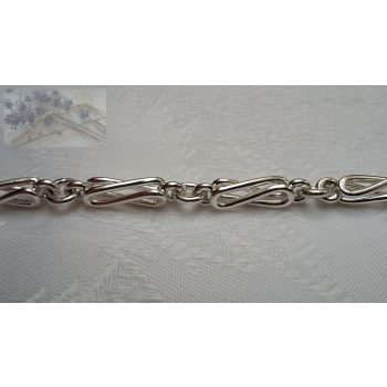 Csavart félbehajtott nyaklánc